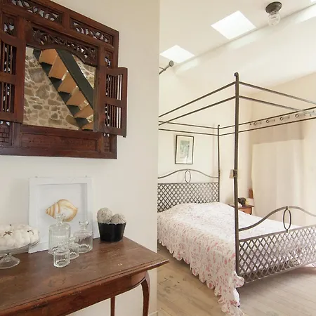 Prázdninový dům Romantic Tower In Dordogne With Rooftop Terrace, Cleaning Included Roussines